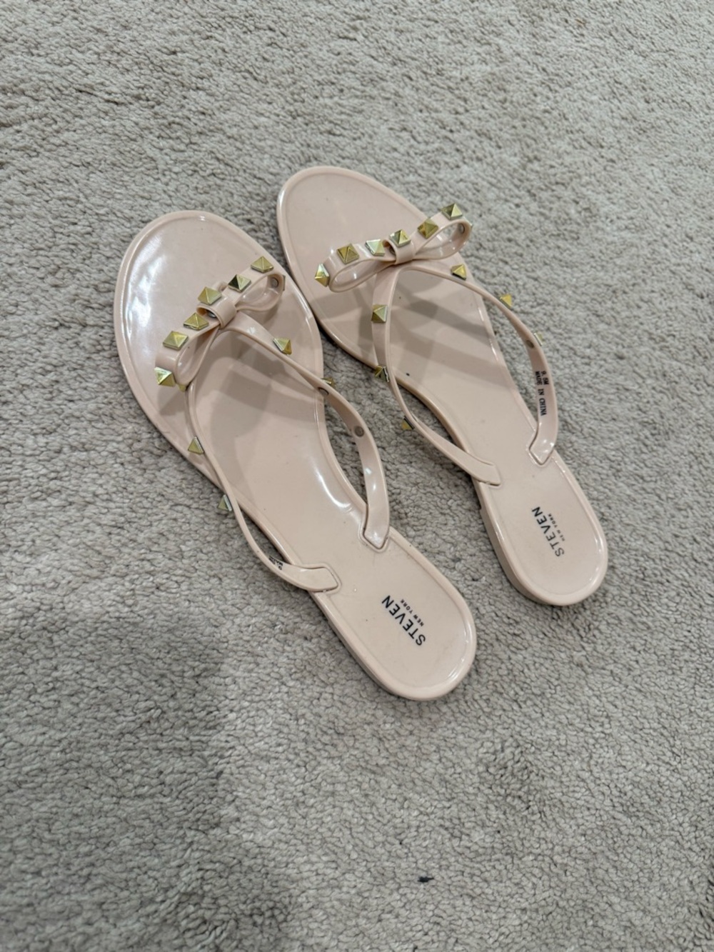 Steven by Steve Madden Blush Pink Bow Thong Sandals with Gold Studs